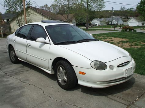 1998 Ford Taurus photo