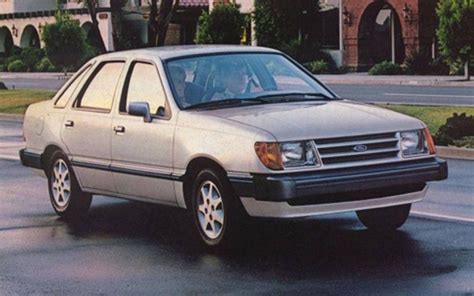 1998 Ford Tempo photo