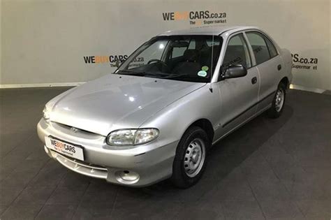 1998 Hyundai Accent photo