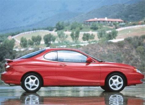 1998 Hyundai Tiburon photo