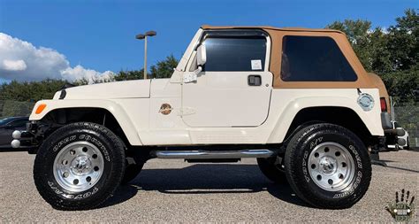 1998 Jeep Wrangler photo