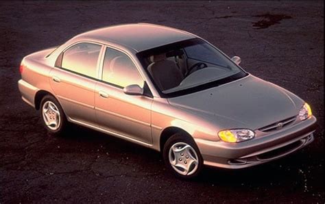 1998 Kia Sephia photo