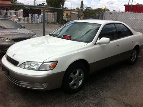 1998 Lexus Es300 photo