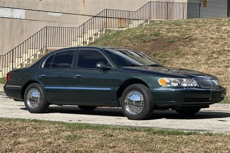 1998 Lincoln Continental photo