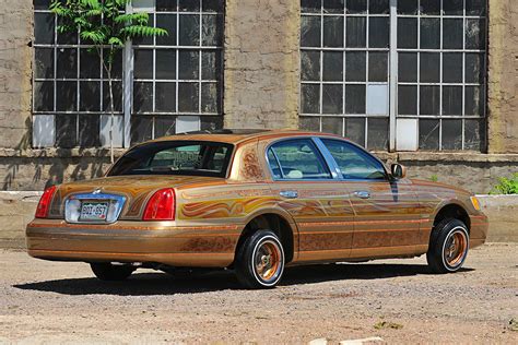 1998 Lincoln Town car photo