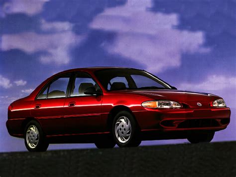 1998 Mercury Tracer photo