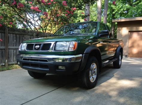 1998 Nissan Frontier photo