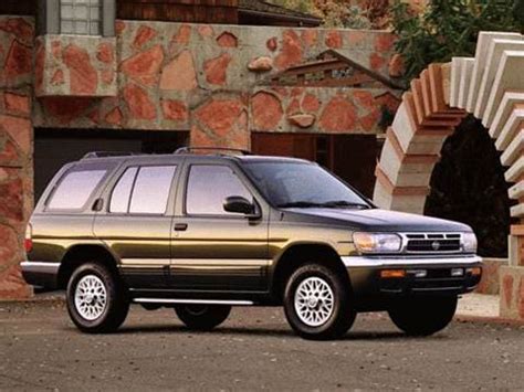 1998 Nissan Pathfinder photo