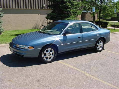 1998 Oldsmobile Intrigue photo