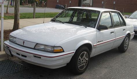 1998 Pontiac Sunbird photo