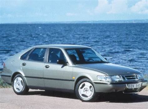 1998 Saab 900 photo