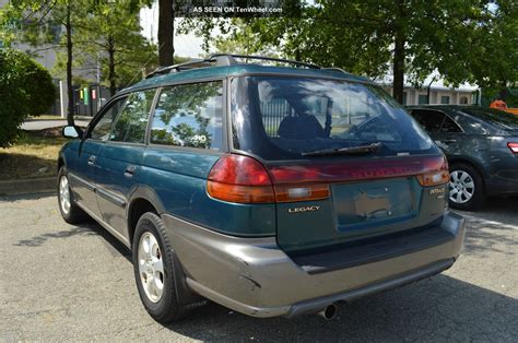 1998 Subaru Outback photo