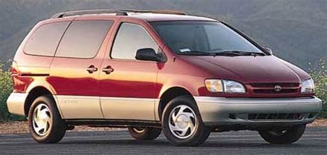 1998 Toyota Sienna photo