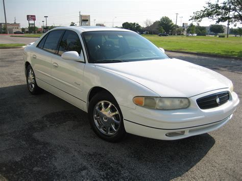 1999 Buick Regal photo