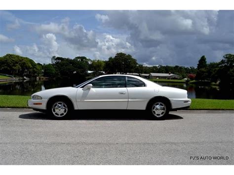 1999 Buick Riviera photo