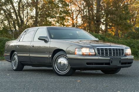 1999 Cadillac Deville photo