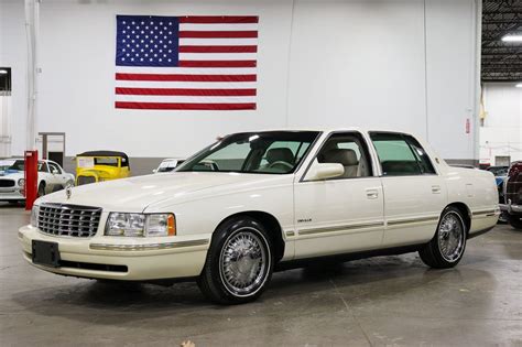 1999 Cadillac Deville photo