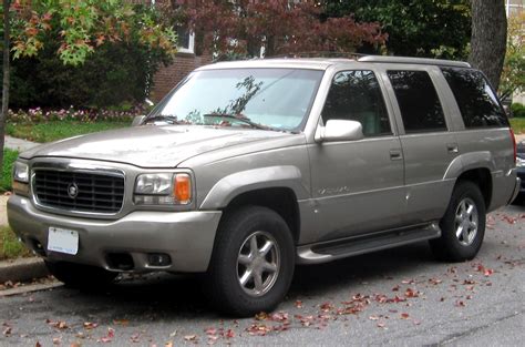 1999 Cadillac Escalade photo