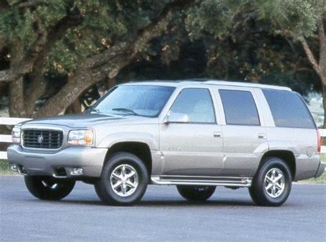 1999 Cadillac Escalade photo