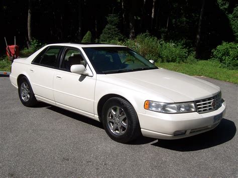 1999 Cadillac Seville photo