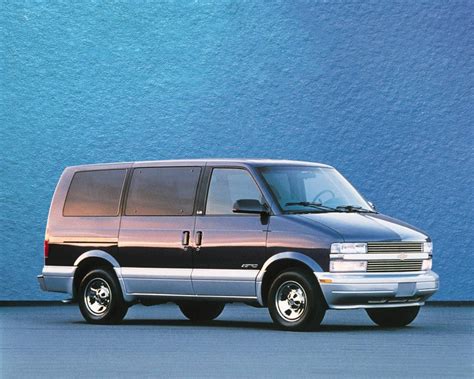 1999 Chevrolet Astro photo