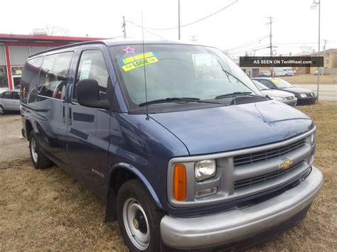 1999 Chevrolet Chevy van photo