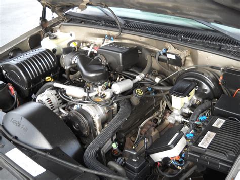 1999 Chevrolet Suburban engine