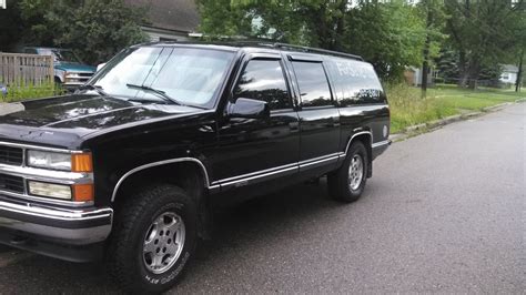 1999 Chevrolet Suburban photo