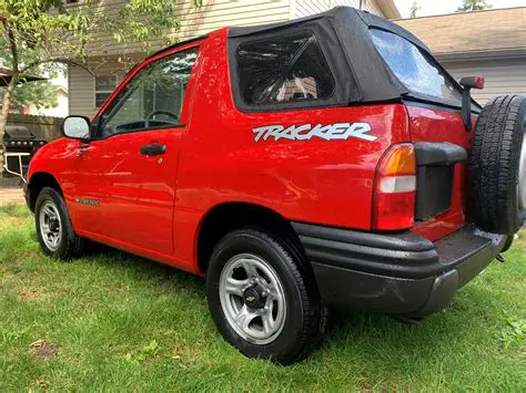 1999 Chevrolet Tracker photo