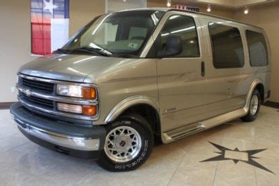 1999 Chevrolet Van photo