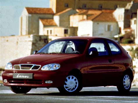 1999 Daewoo Lanos photo