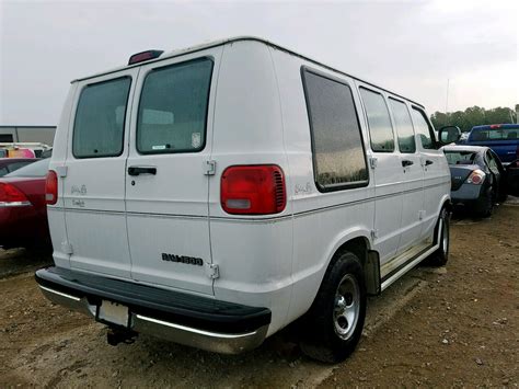 1999 Dodge B150 photo