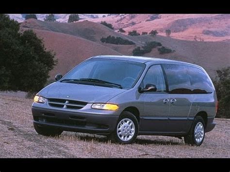 1999 Dodge Caravan photo