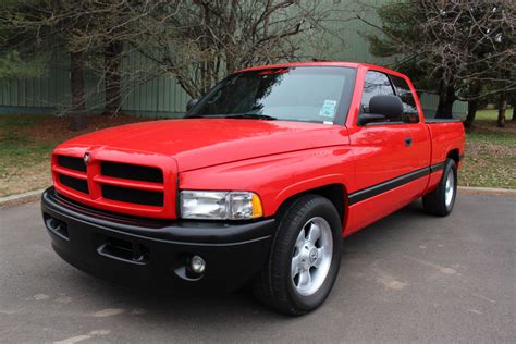 1999 Dodge Ram pickup photo