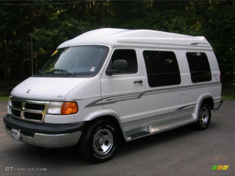 1999 Dodge Ram van photo