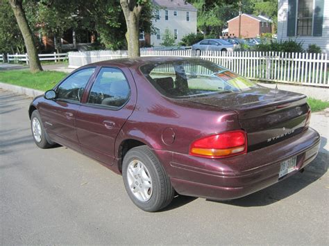 1999 Dodge Stratus photo