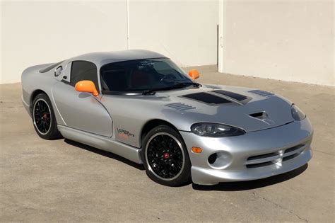 1999 Dodge Viper gts photo