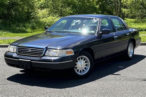 1999 Ford Crown victoria