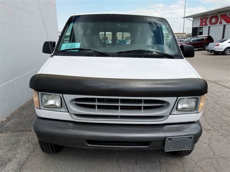 1999 Ford E-250 photo