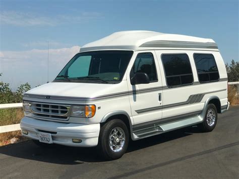 1999 Ford Econoline photo