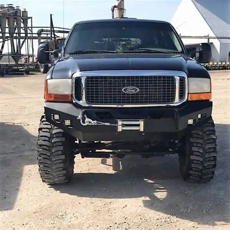 1999 Ford Excursion photo