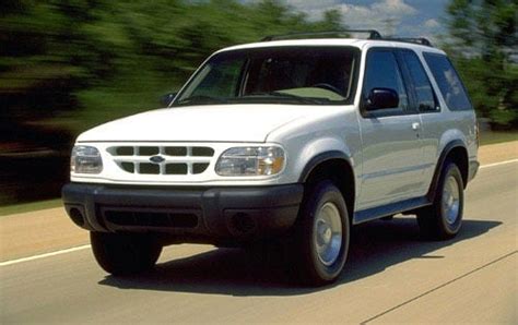 1999 Ford Explorer photo