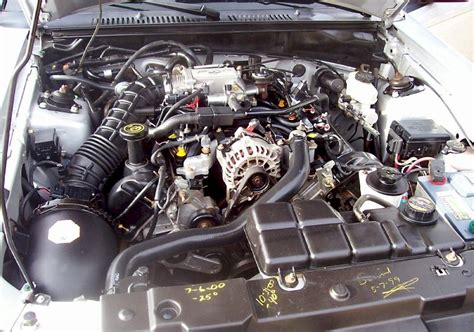 1999 Ford Mustang engine