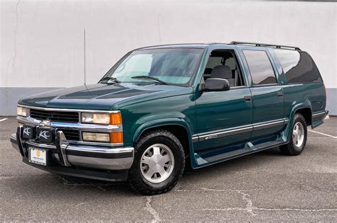 1999 Gmc C1500 suburban photo