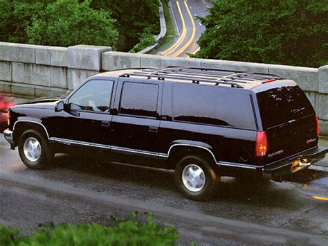 1999 Gmc C2500 suburban photo