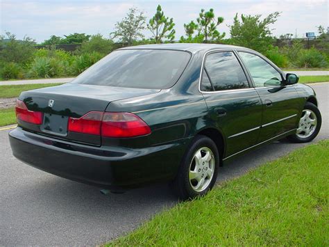 1999 Honda Accord photo