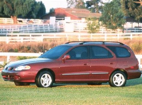 1999 Hyundai Elantra photo