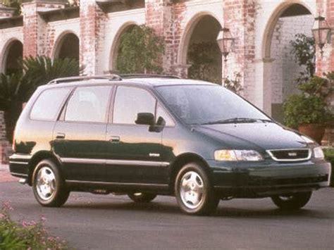 1999 Isuzu Oasis photo