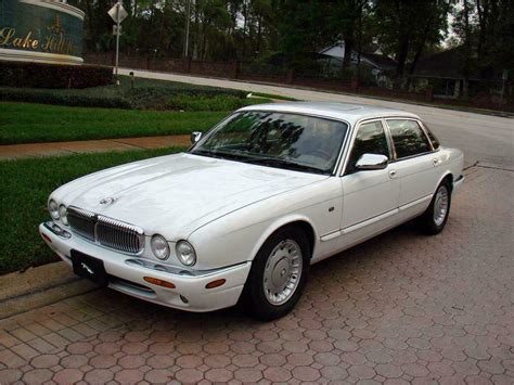 1999 Jaguar Vanden plas photo