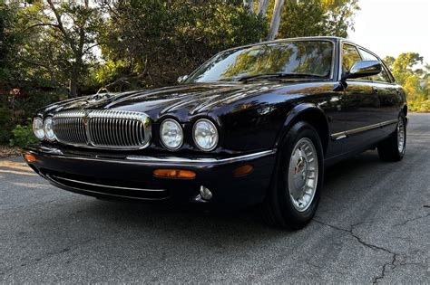 1999 Jaguar Vanden plas photo